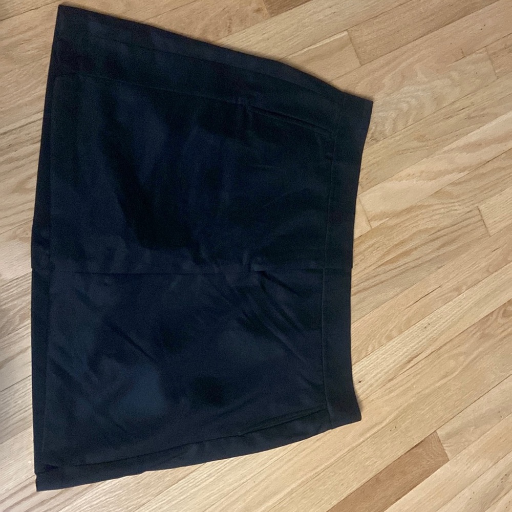 NWOT IZOD Women’s Golf Skort. Black. Sz. 16